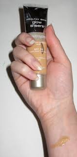 The Makeup Editor Review Neutrogena Healthy Skin Glow Sheers In Light To Medium 30