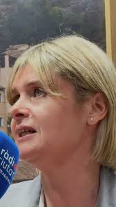 🗣 Dani Baelo i Elia Coca, Reis #CarnavalTGN 2025 #Tarragona 👉Al  #CarrerMajor de ràdios @laxarxacat #CampdeTGN hem conegut als representants  carnavalers de comparses @disc.45 i @coloursfantasy, guanyadores de la  passada edició 👇