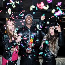 Nicht nur die hochzeitsplanung wird in zeiten von corona ordentlich auf den kopf gestellt. Der Perfekte Junggesellenabschied Experten Geben Tipps Der Spiegel