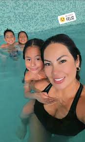 ATV NOTICIAS AL ESTILO JULIANA OXENFORD