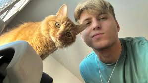 It's been just over 6months and I've realized that things are starting to  fade. I'm losing the memory of what it felt like to touch her. To come home  to her little