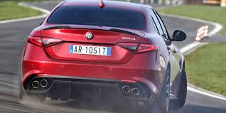 Alfa Romeo Giulia Won T Offer A Manual Transmission In The U S Alfa Romeo Giulia Quadrifoglio Alfa Romeo Giulia Alfa Romeo