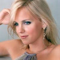 The Evolution Of Anna Faris: Page 3