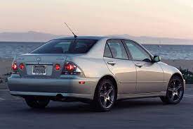2001 is 300 base 4dr sedan, engine: 2001 05 Lexus Is 300 Consumer Guide Auto