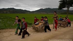 The 2018 north korea defector, refugee & traveler survey report (intermedia) gives a good sense of the current status of access to outside information there. Fighting Kim Jong Un S Regime With Balloons Asia An In Depth Look At News From Across The Continent Dw 02 10 2017