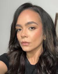 Experienced brow artist for thick brows?