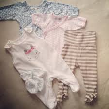 Das kleider, hosen & co shopping solltest du vielleicht noch. Gute Babykleidung Erkennen Tipps Fur Den Kauf Mamaclever De