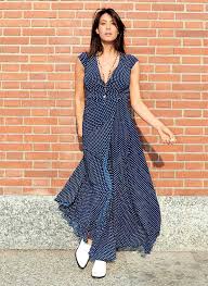 Amore a prima vista per l'abitino reso più brioso. Abito Lungo Incrociato Con Spacco Davanti Hobbydonna It