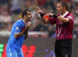 Di spalle l'arbitro doveri (fotogramma). Napoli Scippato A Pechino Mazzoleni E Stefani Portano La Supercoppa A Torino