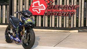 Sharing his passion about this community. Gengtayarbesar Monster Y15 Meet Valentino Rossi Motogp Winter Test Sepang 2019 Youtube