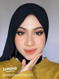 Eyeshadow Sunny Blooms: Enhance Your Look with Vibrant Shades