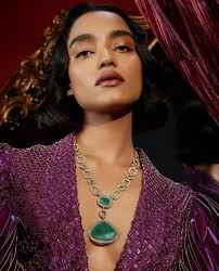 Ragazza dell'annuncio