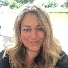 Jayne Gray's Instagram, Twitter & Facebook