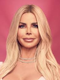 Jennifer Redinger's Instagram, Twitter & Facebook