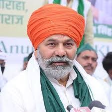 Desi Castro's Instagram, Twitter & Facebook