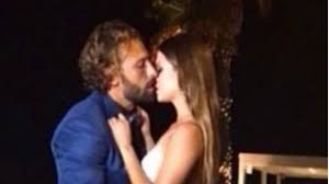 Το σκάνδαλο απιστίας μετά την. 3ekinhse Ta Nyxtoperpathmata O Marakakhs Me Th Nearh Syntrofo Toy Kai Epese Panw Sthn Prwhn Photos