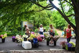 Delivering flowers to anywhere in spokane, wa. Wholesale Market Selling Local Flowers Blooms In Spokane The Spokesman Review