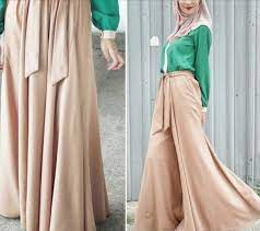 Lihat saja 20 gambar inspirasinya di sini! 5 Panduan Mudah Untuk Menggayakan Color Block Seperti Hijabista
