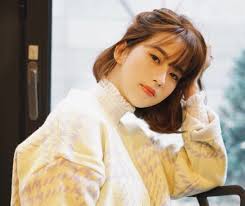 Rambut pendek dengan poni depan. 10 Hal Yang Membahagiakan Ini Hanya Dimiliki Oleh Perempuan Dengan Model Rambut Pendek Facetofeet Com