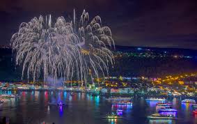 Den besten blick auf das finale feuerwerk bei rhein in flammen hast du von der ms rheinenergie aus. Mittelrhein St Goar Beim Feuerwerk Rhein In Flammen 2017 Foto Bild Natur Weltkulturerbe Landschaft Bilder Auf Fotocommunity