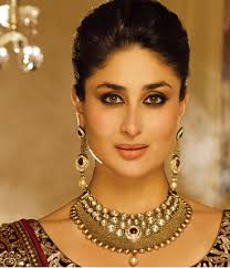 Beautiful Kareena Kapoor S Photoshoot For Malabar Jewellers Indian Wedding Jewelry Bollywood Jewelry Gold Jewelry Fashion