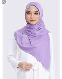 Ek ellehh tudung bawal jek.ha ye senah , tudung bawal jek.ko jangan pandang sebelah mata simple example la kau tengok berapa harga tudung fareeda atau pun tudung ariani atau pun any. Tudung Ariani Ariani Bawal Plain Original Material Facebook