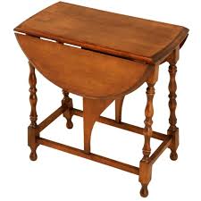Awesome Petite Vintage American Drop Leaf Side Or End Table Antique End Tables End Tables Vintage Drop Leaf Table