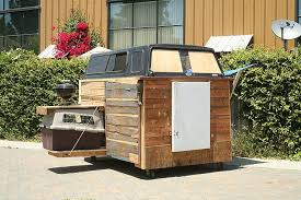 This Artist Turns Trash Into Homes For The Homeless Homeless Housing Tiny House Home Projects