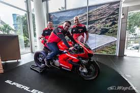 Akhtar passed away of cause of death circa 1990, at age 75 at death place. Ducati Malaysia Pertontonkan Jentera Berharga Rm880k Panigale Superleggera V4 Wapcar