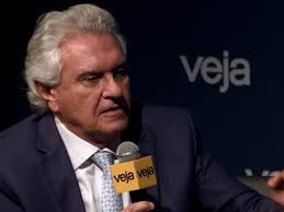 O diferencial que Caiado diz ter em relação a Flávio Bolsonaro