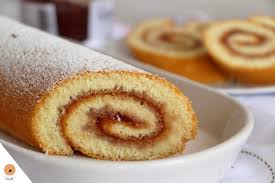 Roule Facile A La Confiture Recettes De Gateau Gateau Roule Facile Gateaux Et Desserts