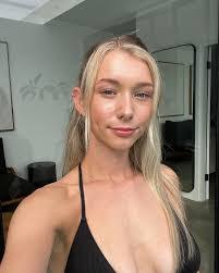 Stella Orr's Instagram, Twitter & Facebook