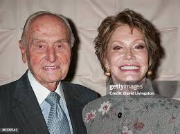 Director Jay Sandrich and actors Betty White, Mary Tyler Moore, Ed... News  Photo
