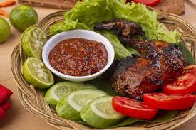 Masukkan ayam yang telah direndam air kelapa, masak hingga air menyusut, dan daging ayam lembut. Tips Memasak Ayam Bakar Biar Bumbunya Lebih Meresap Dan Dagingnya Empuk Menggugah Selera Kometoday Com