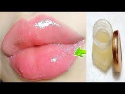 ضعيها على الشفاه 5 دقائق فقط ولن تصدقي النتيجة تكبير الشفاه و نفخ الشفايف والله مضمونة Youtube Beauty Skin Care Routine Kylie Makeup Lace Garter Tattoos