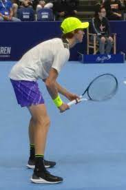 Speaks italian, german and english. Jannik Sinner Wikipedia