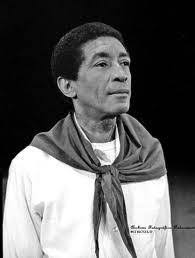 📅 El 11 de mayo de 1925 nace Lázaro Ross. Hoy celebramos el #centenario  del folklorista cubano, conocido como el #GranAkpwónDeCuba. 🗣️ Al rendirle  merecido homenaje, reconocemos al también bailarín, que creó