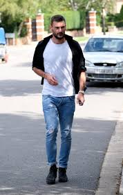 From his wife or girlfriend to things such as his tattoos, cars, houses, salary & net worth. Hugo Lloris Facing Fine And Could Lose Tottenham Captaincy Over Drink Drive Shame