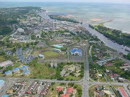 Selain itu dari pecahan 12 buah bahagian, terdapatnya 28 buah daerah lagi. Kendatipun Sekadar Catatan Peribadi Bandaraya Petroleum Miri