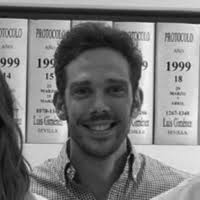 Víctor José Herás compra farmacia en Sevilla