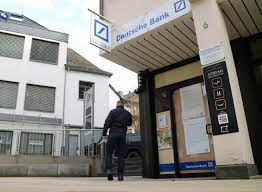 Unter diesem link finden sie weitere informationen über die dienstleistungen und ausstattung der filiale dienstleistungen von deutsche bank in koblenz. Nach Automatensprengung Bank Filiale In Montabaur Bleibt Dauerhaft Geschlossen Westerwalder Zeitung Rhein Zeitung