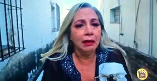 No sé q hace Silene ahí todavía con la madre esa q no hay quien se la  empuje …esa Zenia es fuertecita , q mal me caen los padres q no apoyan