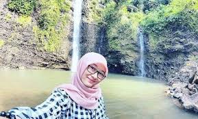 Di dalam air terjun ini anda akan di suguhkan dengan keindahan alam yang sangat memesona dan pastinya akan memanjakan mata anda dengan segala keindahan dan. 10 Gambar Air Terjun Songgo Langit Jepara Harga Tiket Masuk Lokasi Alamat Jam Buka Tutup Misteri Mitos Akses Jalan Menuju Wisata Jejakpiknik Com