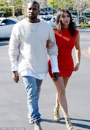 Kanye west and kim kardashian are set to get married and host a reception in florence, italy's belvedere fort may 24, according to the associated kanye west's proposal to kim kardashian aired on e! Kim Kardashian And Kanye West Demand Wedding Guests Sign Confidentiality Agreement Daily Mail Online