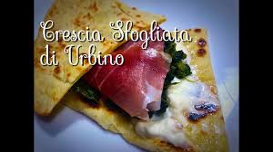 Il modo migliore per gustare la crescia sfogliata? Crescia Sfogliata Di Urbino Ita Youtube