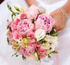 Jede braut sollte dies nutzen, um sich mit dem perfekten hochzeitsstrauß gekonnt in szene zu setzen. Brautstrauss Nach Jahreszeiten Mein Hochzeits Ratgeber