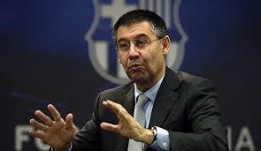 01.07.2021, 16:11 uhr | dpa zunächst gibt es keine mitteilung über eine vertragsverlängerung von lionel messi beim fc barcelona. Bartomeu Bestatigt Messis Vertragsverlangerung