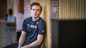 Karsten warholm er en ung og fremadstormende friidrettsutøver som allerede har blitt lagt merke til for sine idrettsprestasjoner. Warholms Restriktive Plan For Ol Kanskje Vaert Irriterende Opptatt Av Det Eurosport