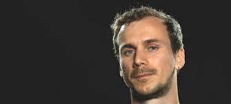 Rewolucja zaczyna się od rokoszu lemurów :: Biuro Literackie