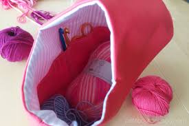 See more ideas about yarn, yarn holder, yarn bowl. Diy Yarn Holder Armbag Petit Bout De Chou